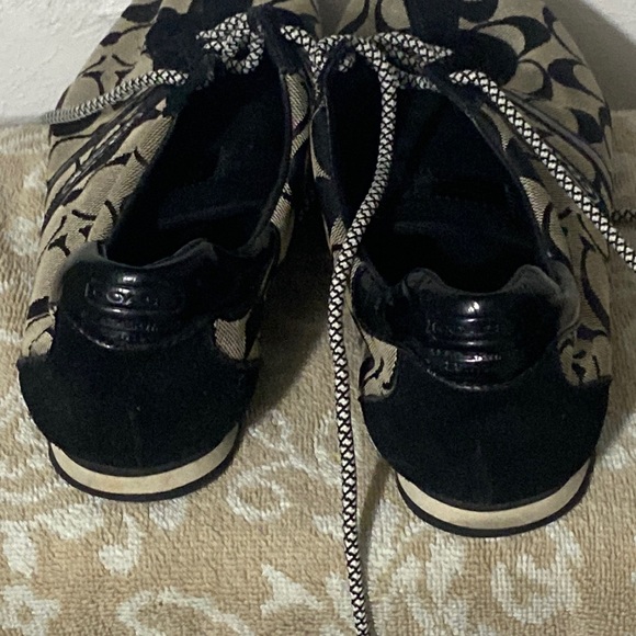 Coach🖤Leatherware Logo Sneakers+🎀Wristlet+🔑chains - Picture 6 of 17